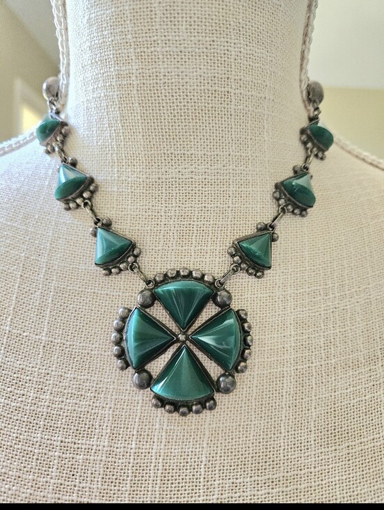 Taxco Jewelry - Vintage Taxco Sterling Silver Jade Neckace